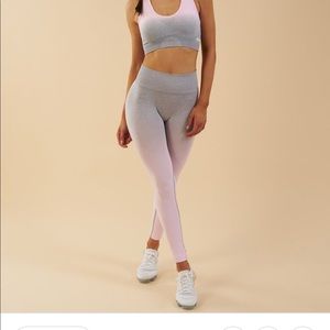 Size Medium!! Never worn GymShark leggings